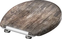 SCHÜTTE WC-Bril 82368 OLD WOOD - Duroplast - Soft Close - Afklikbaar - RVS-Scharnieren - Decor - 3-zijdige Print -Mooie Badkamer 1200x761 1