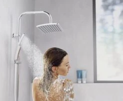 SCHÜTTE Mallorca Douchesysteem - Regendouche - 95 Cm Stang - Wandhouder In Hoogte Verstelbaar - Chroom -Mooie Badkamer 1200x985 2